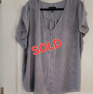 Black & White Striped Women's Top Sz 3x